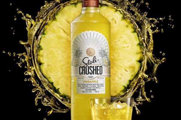 Pineapple-Bottle-Splash-creative